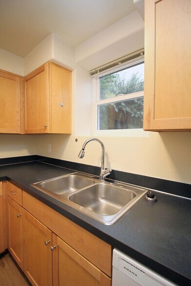 Building Photo - 1518-1522 SW Harrison St