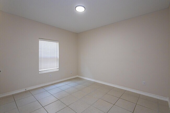 Building Photo - 1512 Latigo Lp