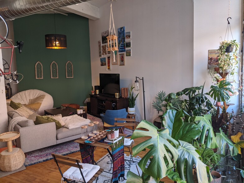 Plants - 428 N 13th St