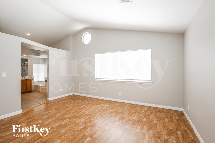 Building Photo - 9349 Magic Flower Ave