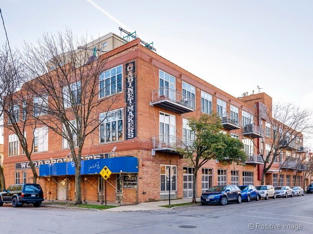 Primary Photo - 2111 W Churchill St
