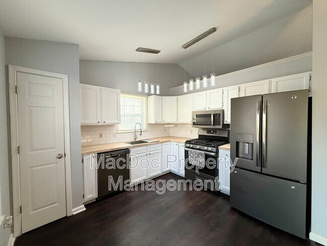 Building Photo - 11114 Ascot Cir