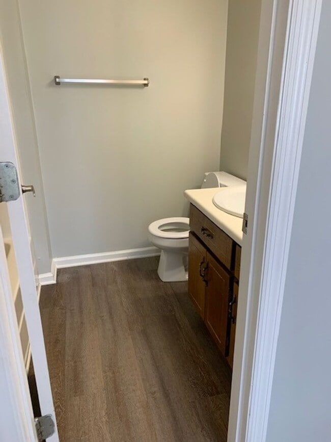 Building Photo - Remerton Townhome