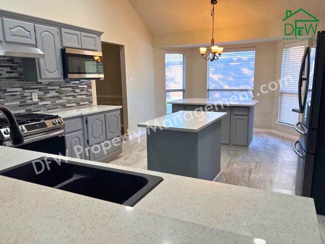 Building Photo - 2502 Chapel Hill Dr