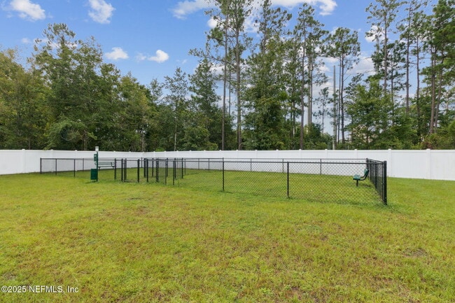 Building Photo - 14753 Cashew Ave