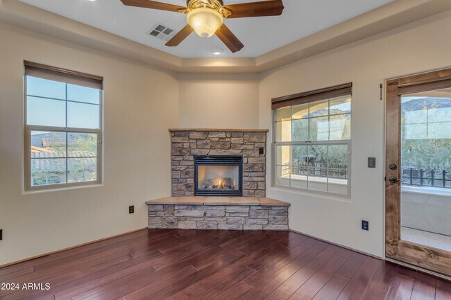 Building Photo - 2322 E Samantha Way