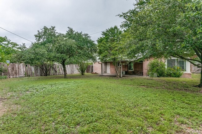 Building Photo - RENOVATED 2-BEDROOM HOME IN EAST TERRELL HILLS