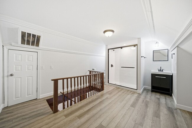 Building Photo - 2 Bedroom, 2 Bath Townhome located directly across from Franklin Park Conservatory