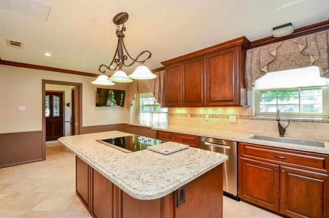 Building Photo - 3015 Bainbridge Ct