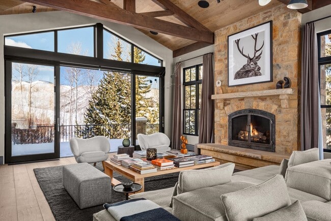 Building Photo - 379 Divide Dr