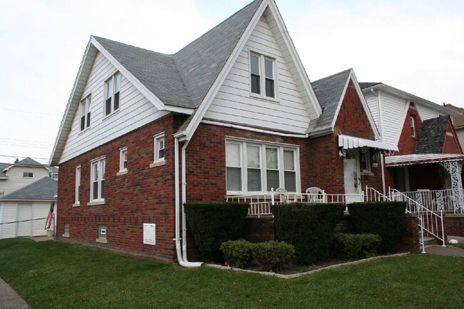 Building Photo - 6801 Barrie St