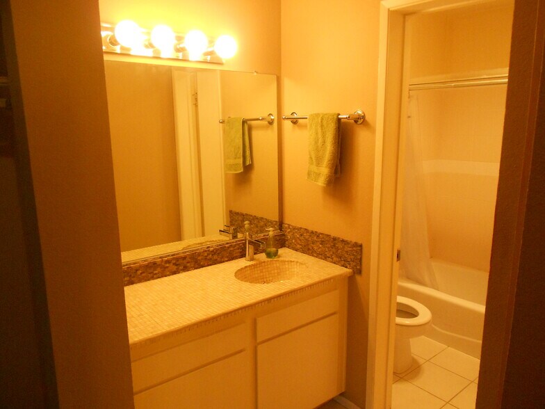 Building Photo - 8163 Redlands St