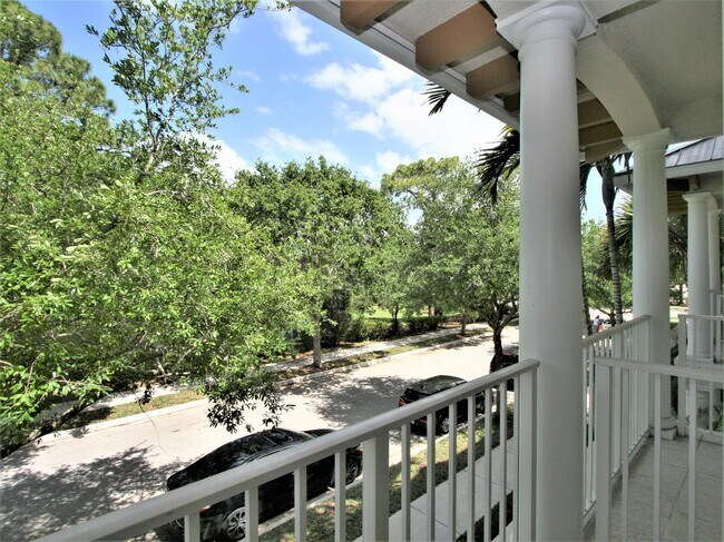 Building Photo - 1562 Grande Cull Way