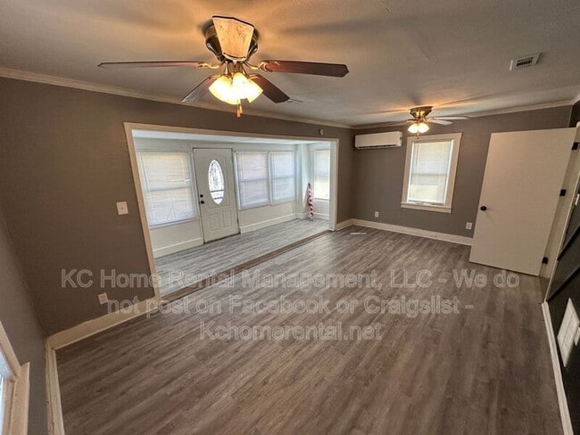 Building Photo - 2917 E 61st St