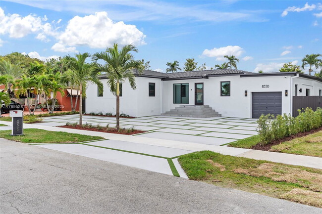 Building Photo - 8550 SW 28th St