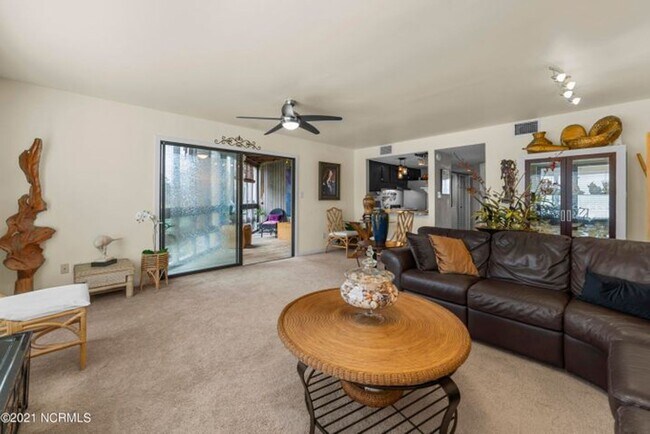 Building Photo - 6119 Harbourside Dr