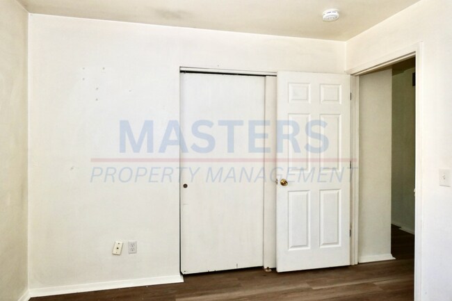 Building Photo - 5765 Steffens Ave