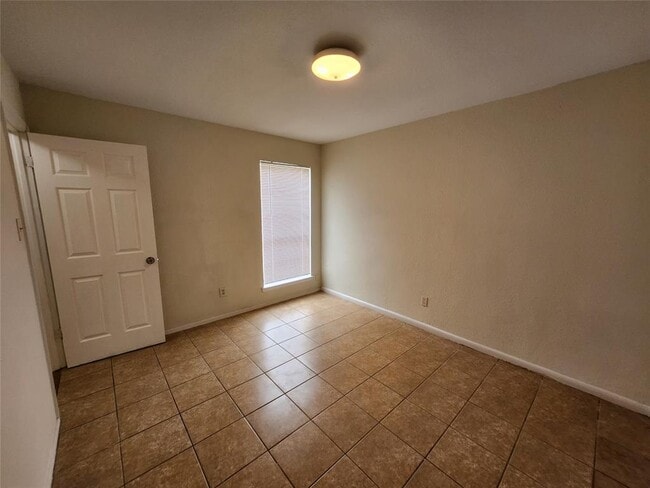 Building Photo - 9712 Eastwend Dr