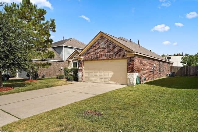 Building Photo - 18523 Windy Stone Dr