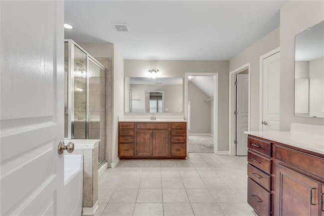 Building Photo - 270 Woods Creek Dr