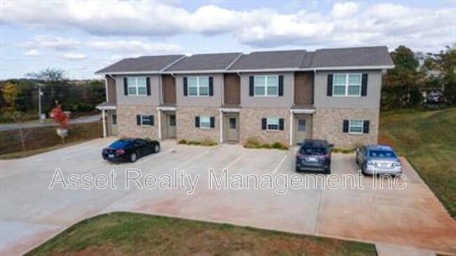 Building Photo - 932 Warrior Hill Dr