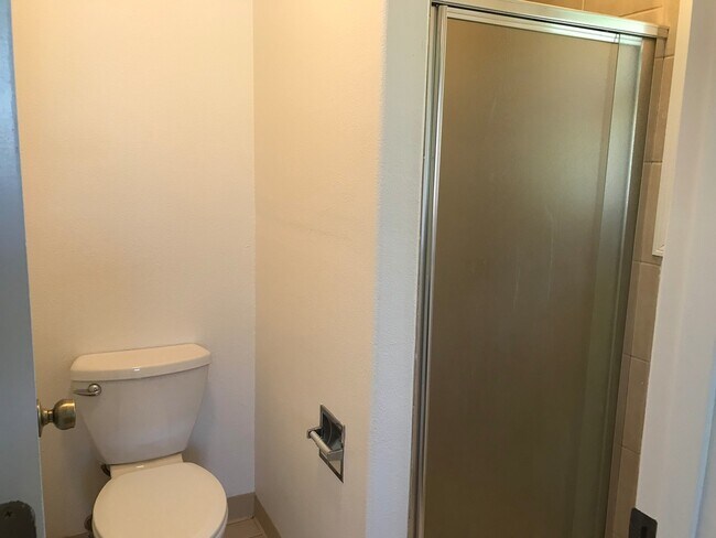 Building Photo - Adorable 3 Bed 2 Bath Ranch Style Home on ...
