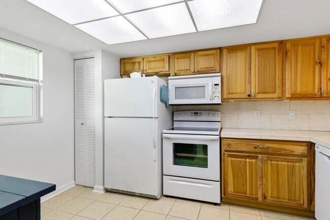 Building Photo - Fully Furnished Beach Escape – Gulf Views & Coastal Vibes 2 Beds | 2 Bath