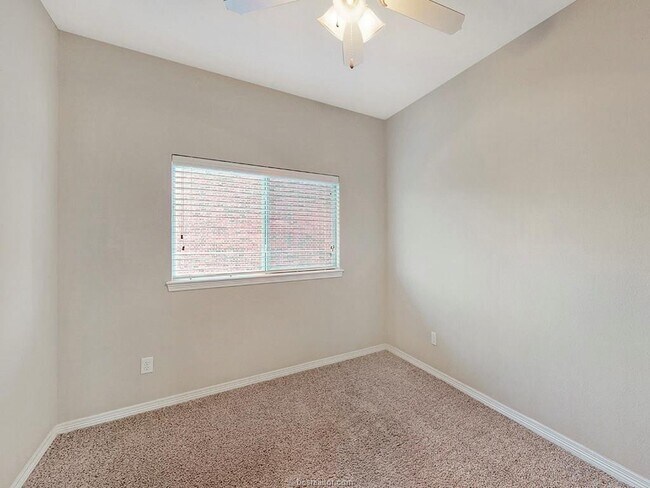 Building Photo - Lakeridge Townhomes #2607