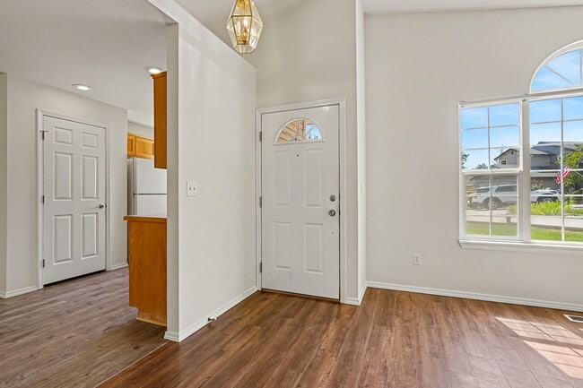 Building Photo - 2463 N Stone Pl