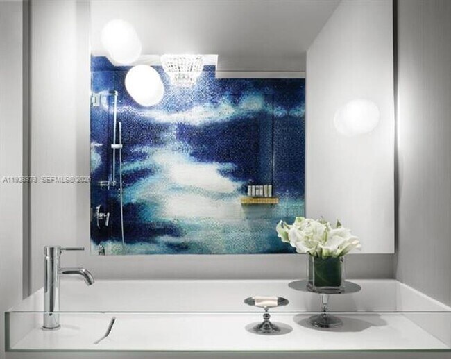 Building Photo - 1100 West Ave