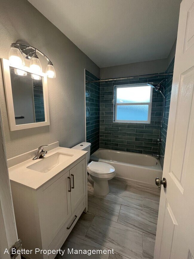 Building Photo - 3 br, 3 bath House - 717 Pinewood Dr