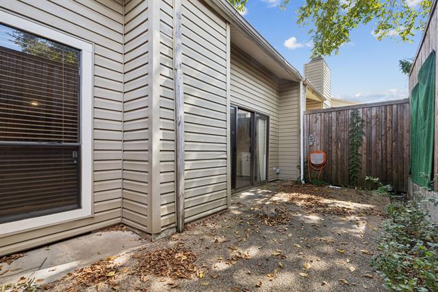Building Photo - 7450 Holly Hill Dr