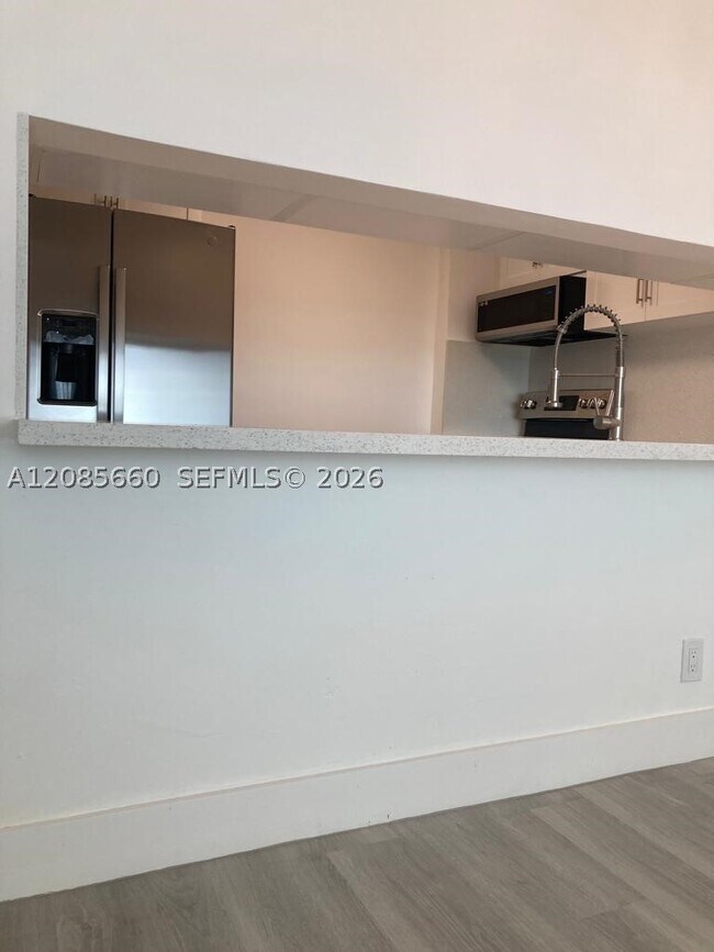 Building Photo - 9125 SW 77th Ave