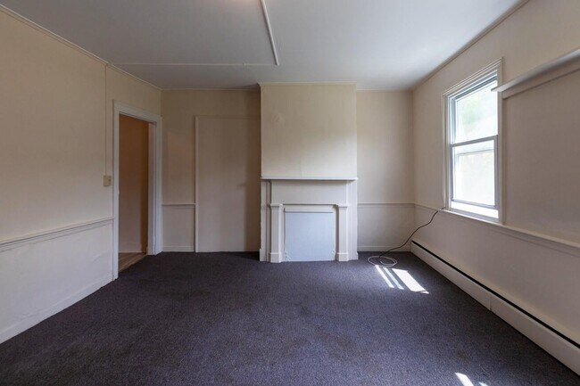 Building Photo - 5635-5639 NY-82