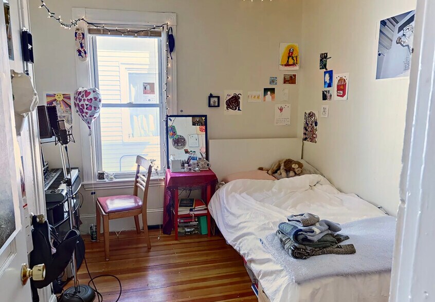 Building Photo - 90 Brainerd Rd