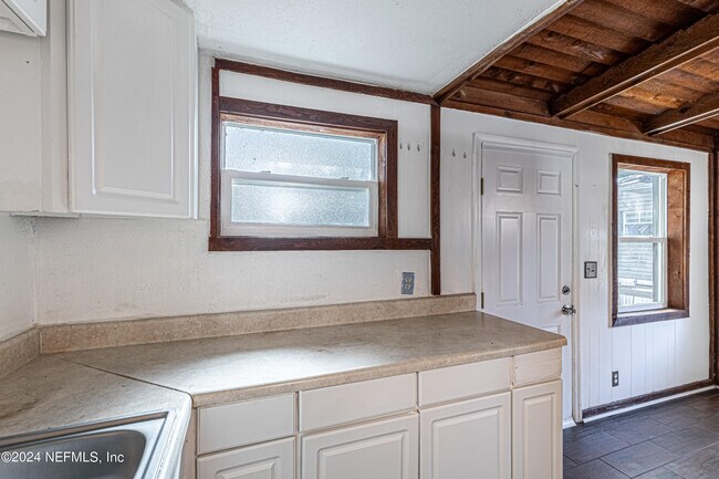 Building Photo - 8306 Galveston Ave