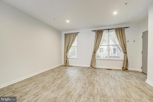 Building Photo - 2501 Sayles Pl SE