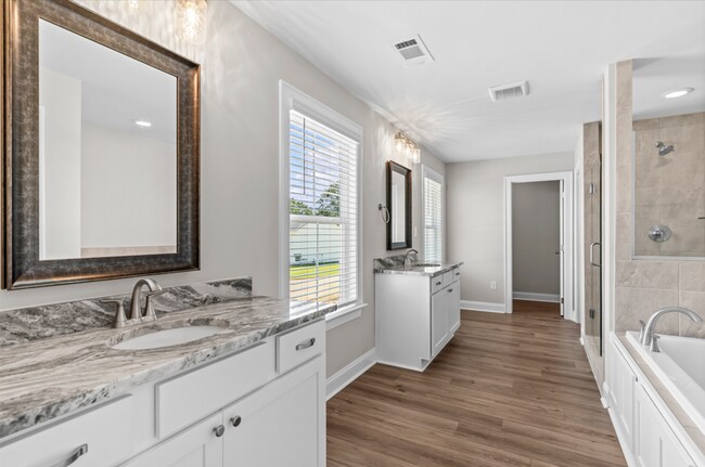 Building Photo - 208 Clifton Dr