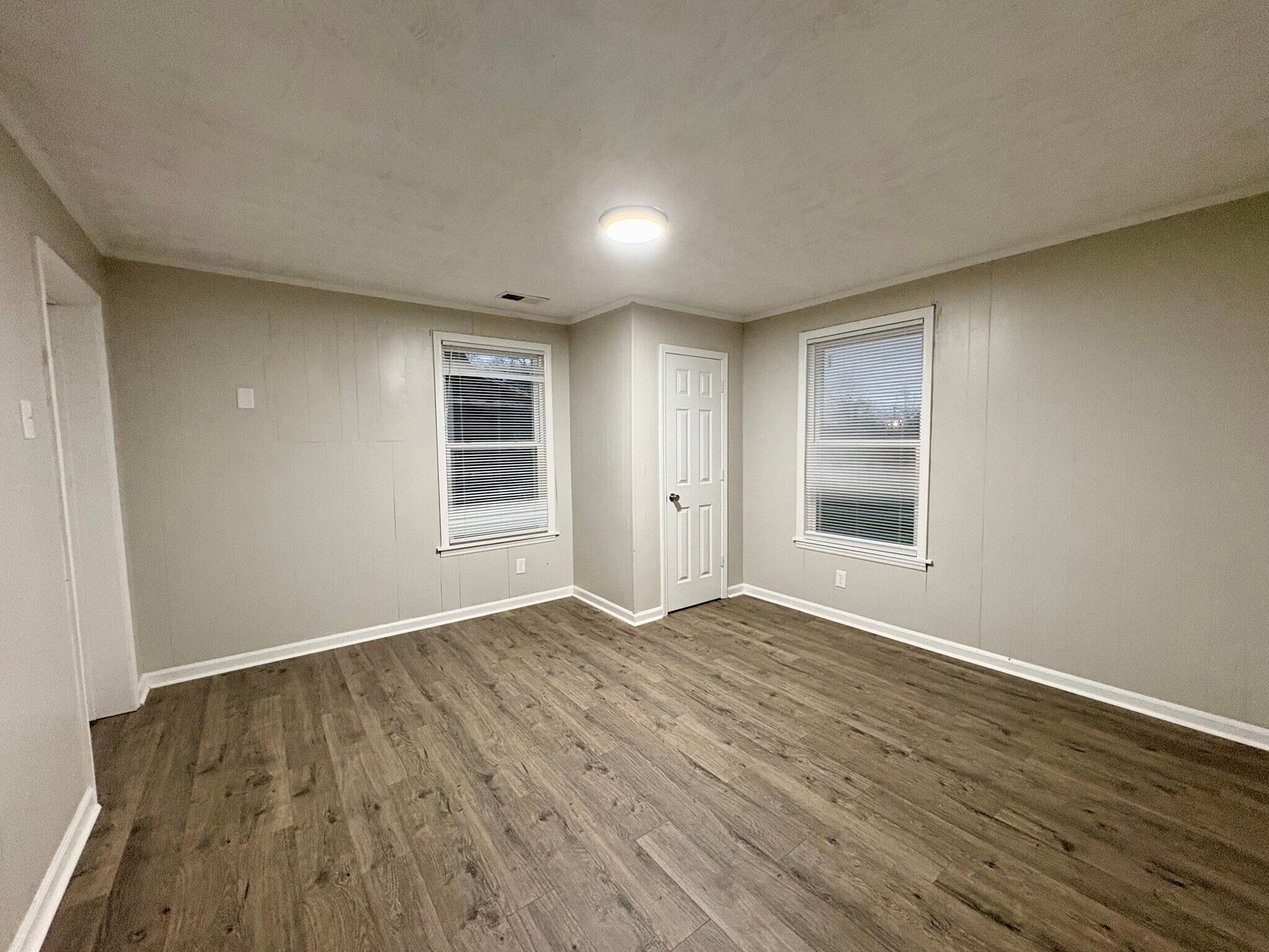 Building Photo - 5 3rd St