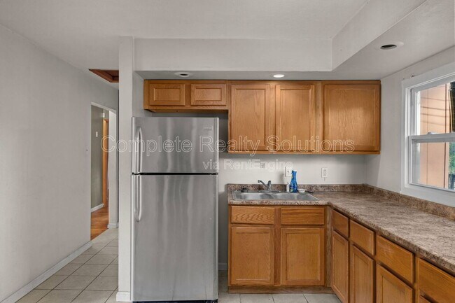 Building Photo - 1386 Fairmeadows Ln