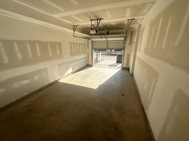 Building Photo - 13286 CoalField Station Ln, Midlothian, VA...