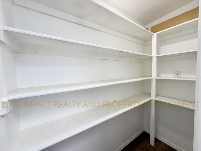 Building Photo - 7429 E 45th St