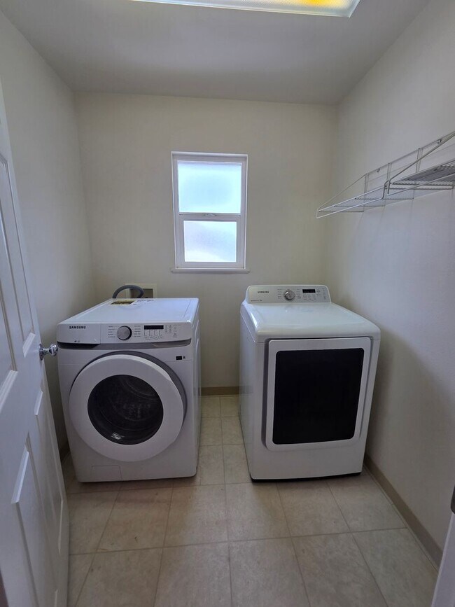 Building Photo - 3/2.5 home in Piilani Villages