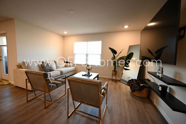 Building Photo - 4 Bed Crestview Home