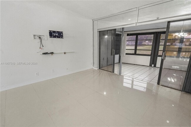 Building Photo - 9311 Wedgewood Dr