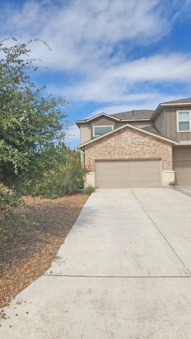 Building Photo - 2249 Avery Village