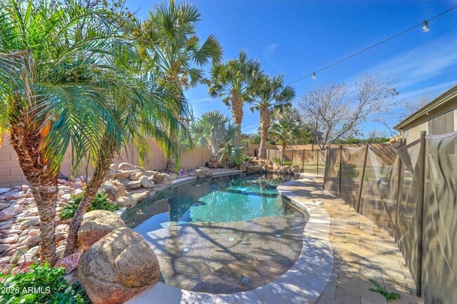 Building Photo - 1157 W Mesquite St