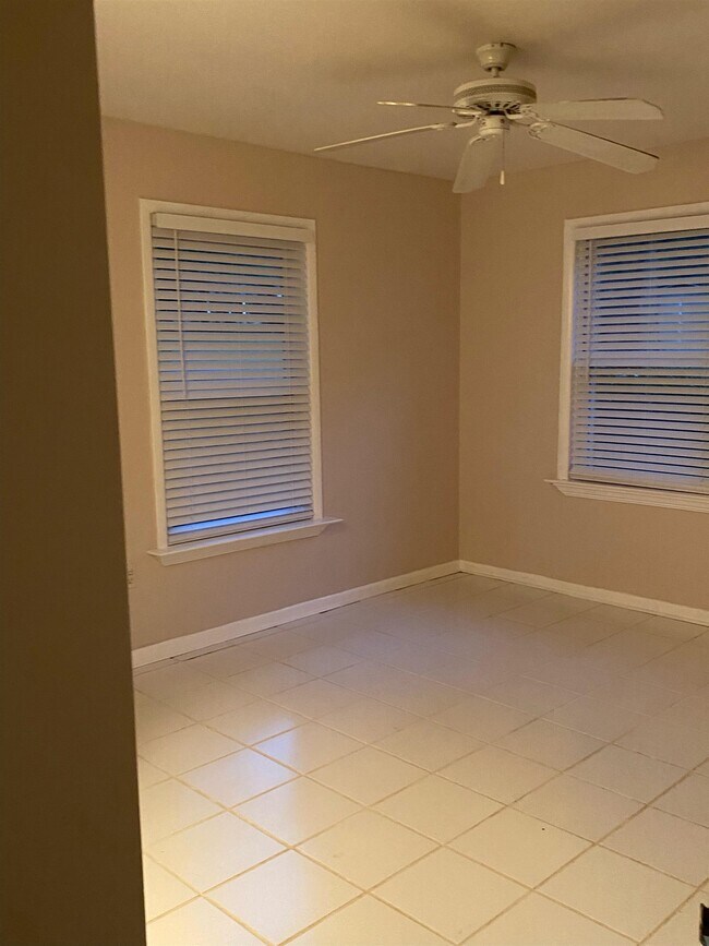 Building Photo - 7585 Skipper Ln