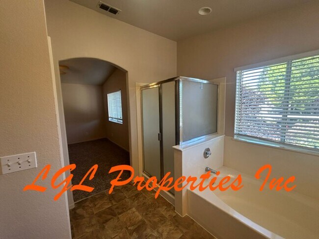 Building Photo - 4116 Woodwillow Ln