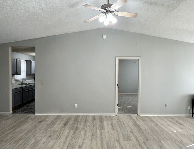 Building Photo - Really Cute Home in Lake Wildwood